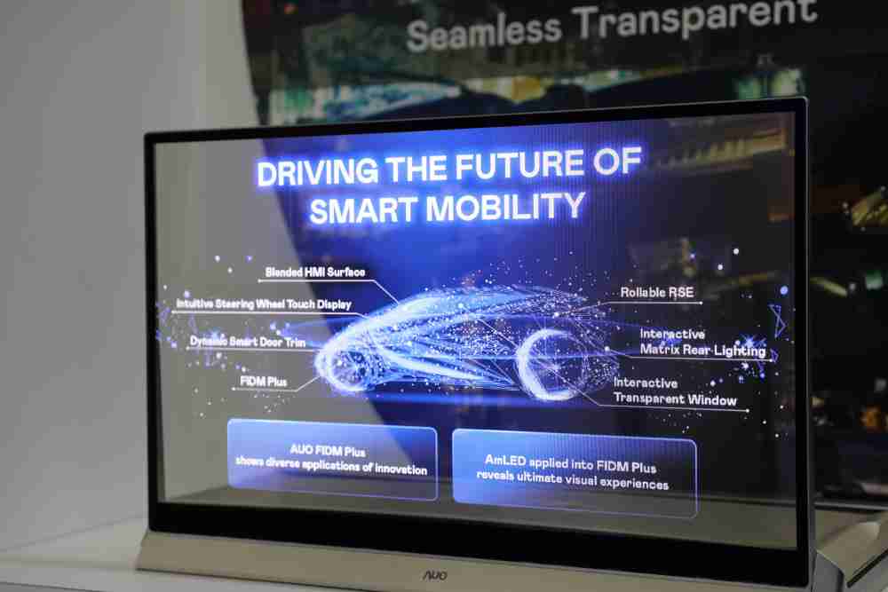 欧陆注册凭借着超高亮度和透明度，，这款30吋透明Micro LED显示器在AR系统与智慧零售具有潜在的应用价值。。。。