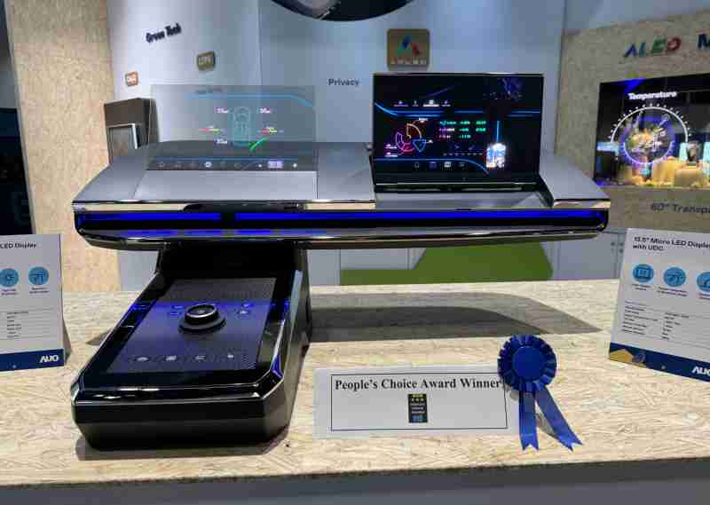 欧陆注册车用Micro LED Display HMI解决方案获”最佳车用显示奖”，，，以用户为中心开发，，，，针对前座驾驶与乘客设计兼具娱乐与安全的高画质屏幕，，，包含车舱前座的Micro LED透明屏幕及全球首款内建镜头的智慧Micro LED显示器